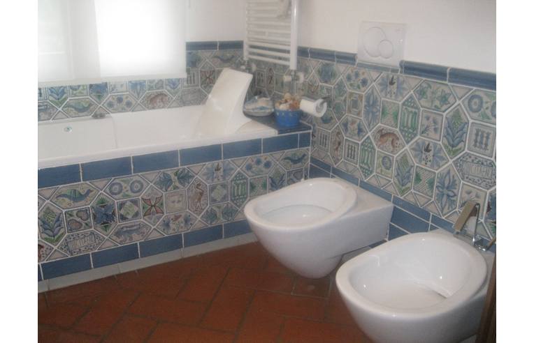 casa indipendente in vendita a Luni in zona Casano