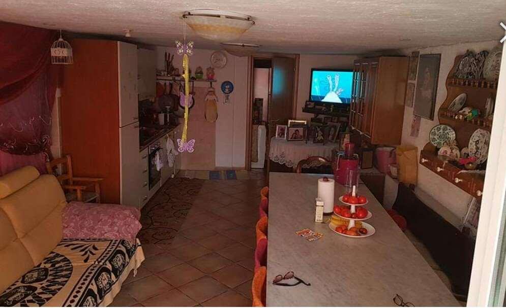 appartamento in vendita a Luni in zona Isola