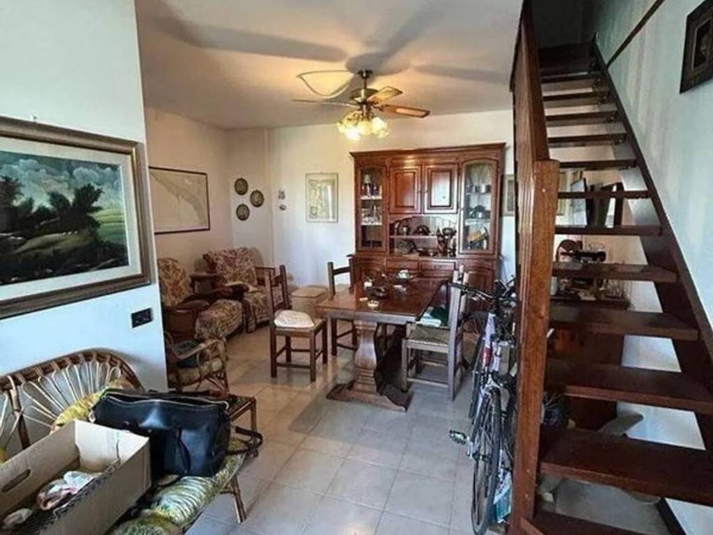 appartamento in vendita a Luni