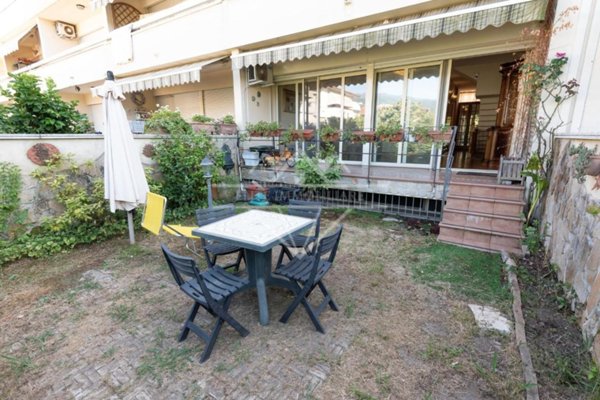 casa indipendente in vendita a Luni