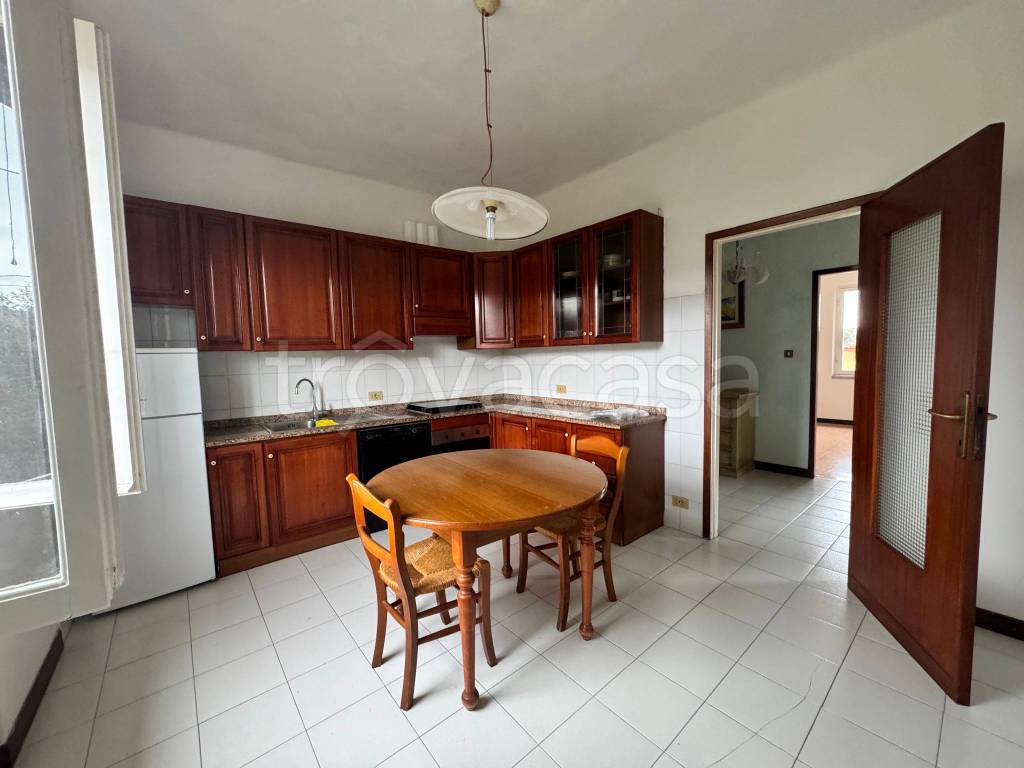 appartamento in vendita a Luni in zona Dogana