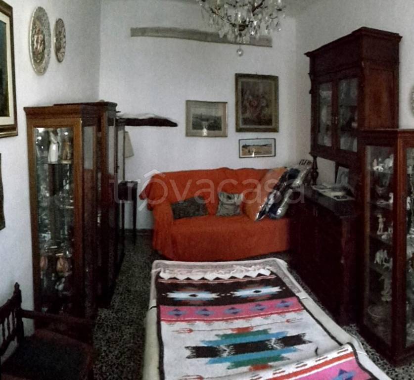 casa indipendente in vendita a Luni in zona Casano