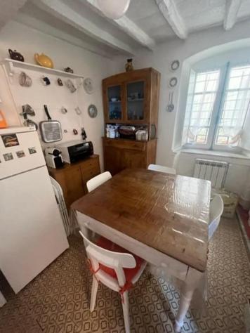 casa indipendente in vendita a Luni
