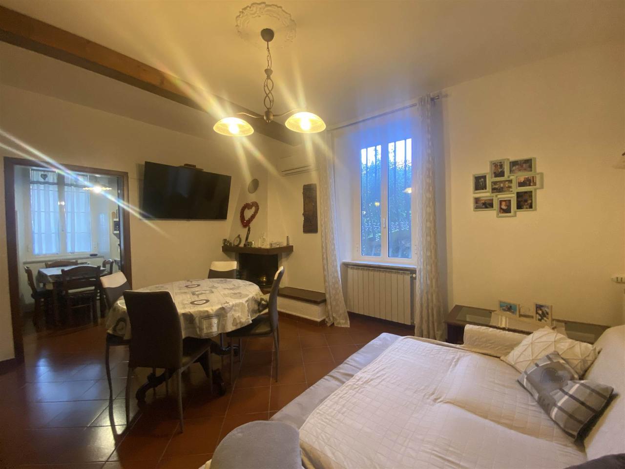 casa indipendente in vendita a Luni in zona Casano
