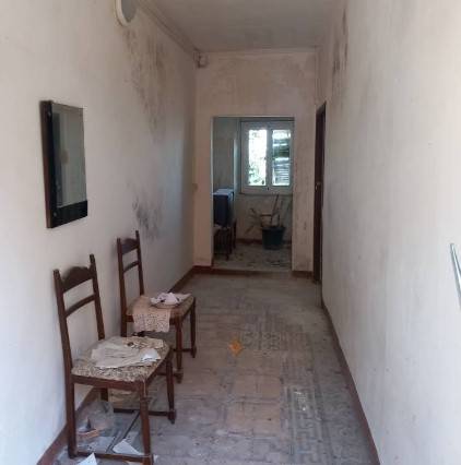 casa indipendente in vendita a Luni