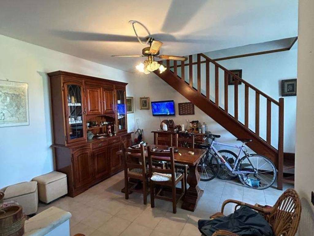 appartamento in vendita a Luni in zona Casano