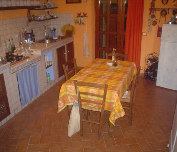 appartamento in vendita a Luni in zona Isola