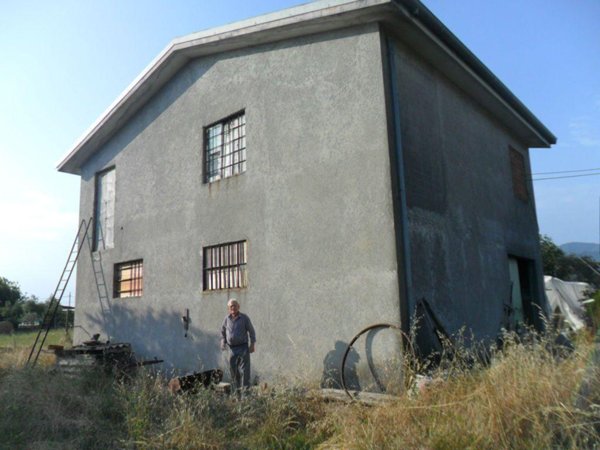 appartamento in vendita a Luni