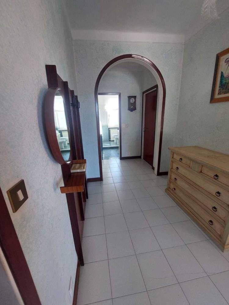 casa indipendente in vendita a Luni