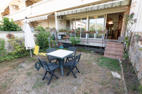 casa indipendente in vendita a Luni in zona Casano