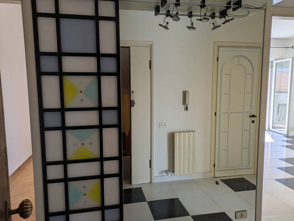 appartamento in vendita a Luni in zona Isola