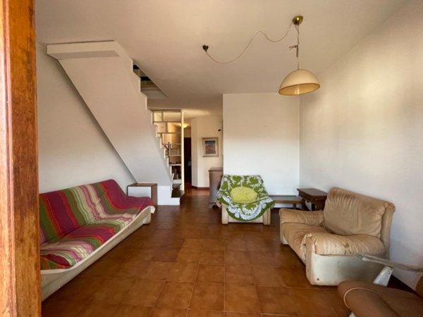 appartamento in vendita a Luni in zona Casano