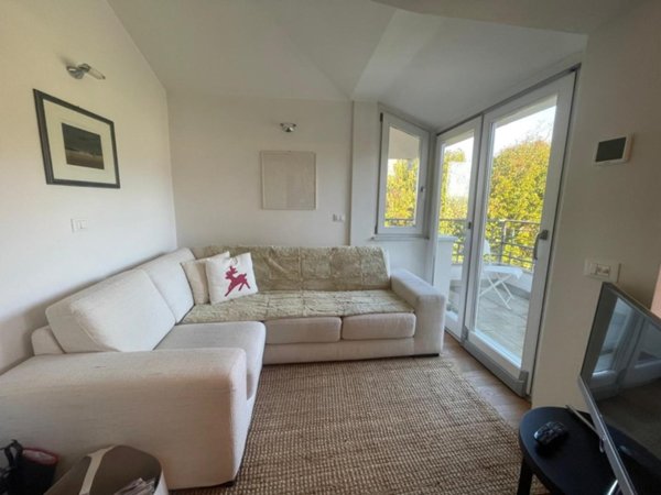 appartamento in vendita a Luni in zona Isola