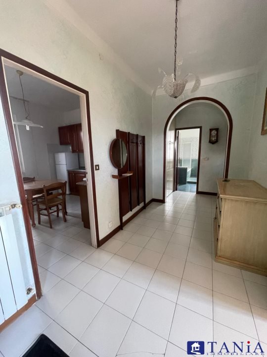 appartamento in vendita a Luni in zona Dogana