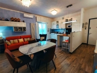 appartamento in vendita a Luni in zona Dogana