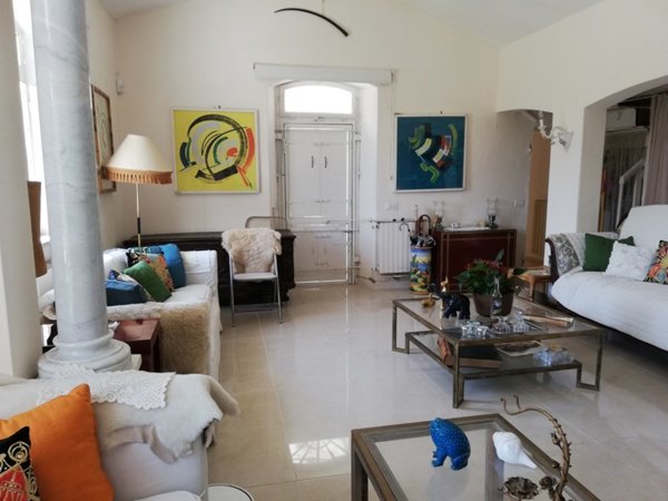 casa indipendente in vendita a Luni