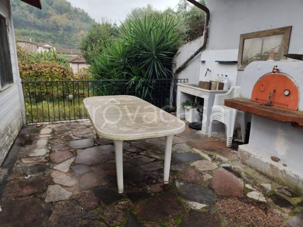 casa indipendente in vendita a Luni in zona Serravalle