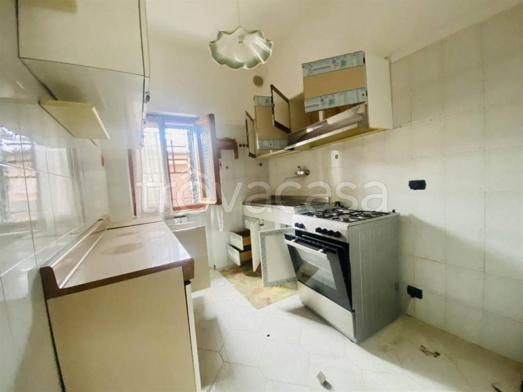 appartamento in vendita a Luni in zona Dogana