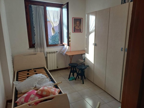 casa indipendente in vendita a Luni