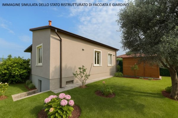 casa indipendente in vendita a Luni in zona Dogana