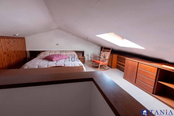 casa indipendente in vendita a Luni