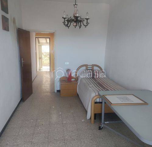 casa indipendente in vendita a Luni