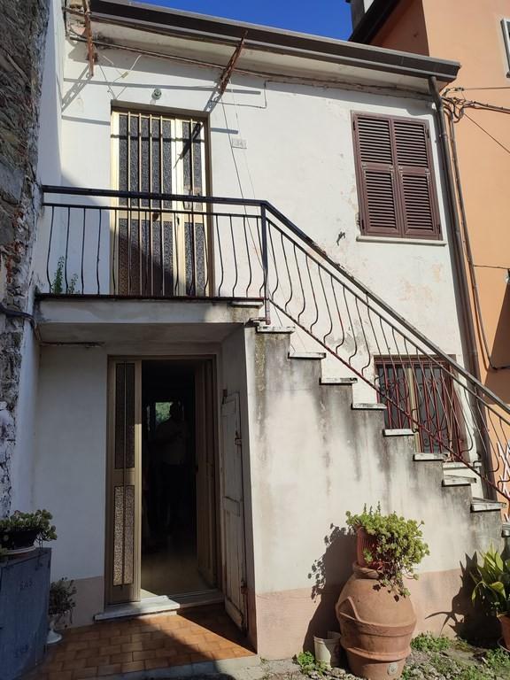 casa indipendente in vendita a Luni in zona Casano