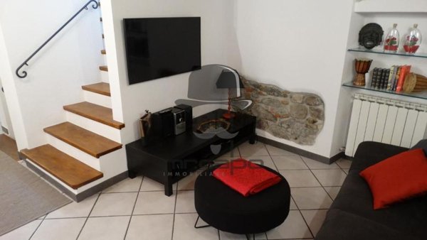 appartamento in vendita a Luni in zona Nicola