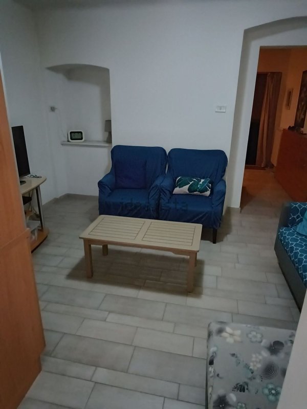 casa indipendente in vendita a Luni