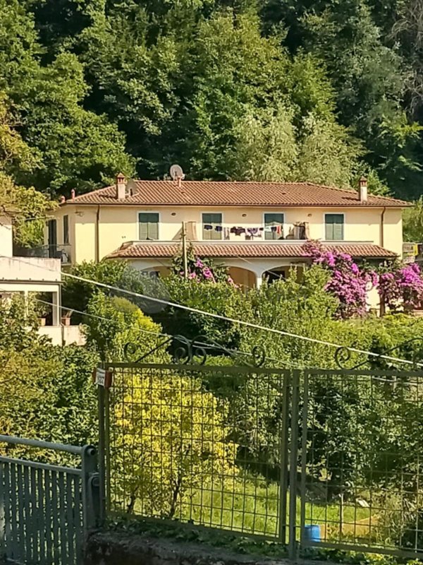 casa indipendente in vendita a Luni in zona Casano