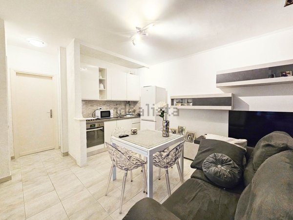 casa semindipendente in vendita a Luni