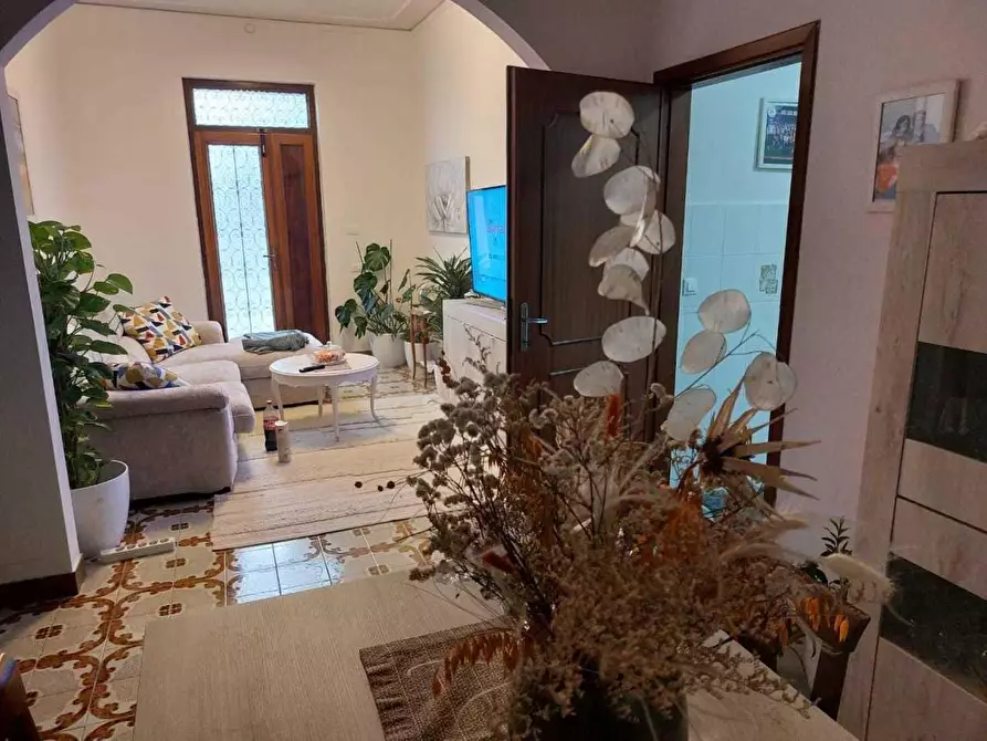 casa indipendente in vendita a Luni