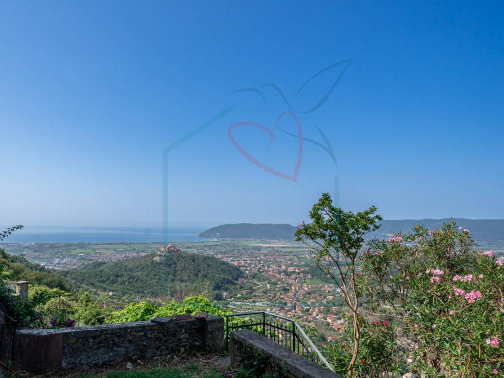 appartamento in vendita a Luni