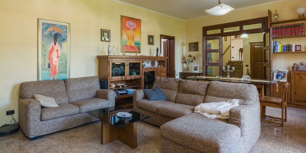 casa indipendente in vendita a Luni in zona Casano