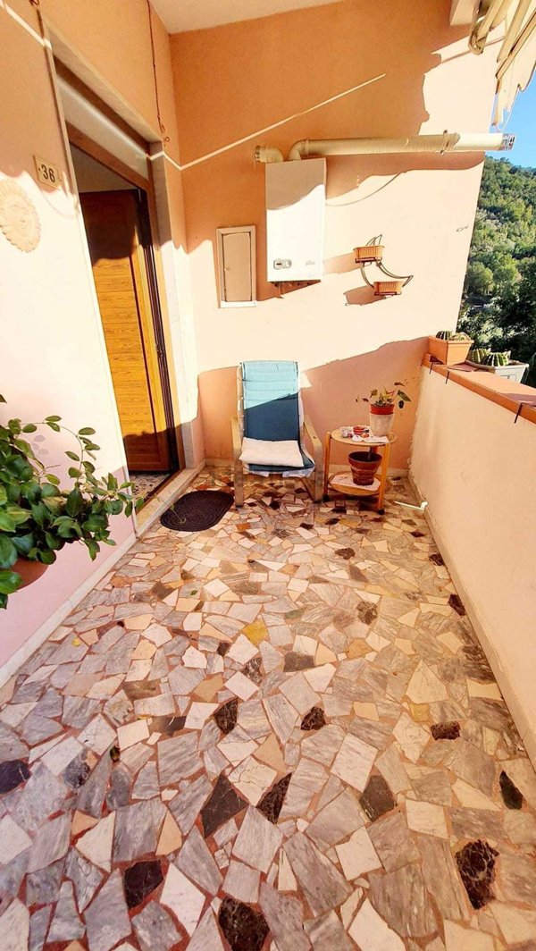 appartamento in vendita a Luni in zona Casano