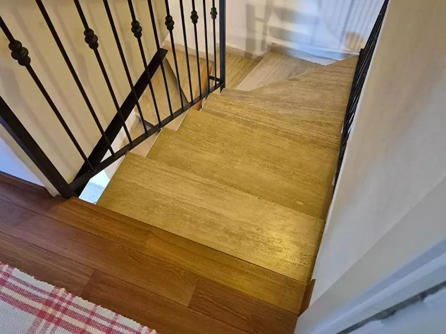 casa indipendente in vendita a Luni