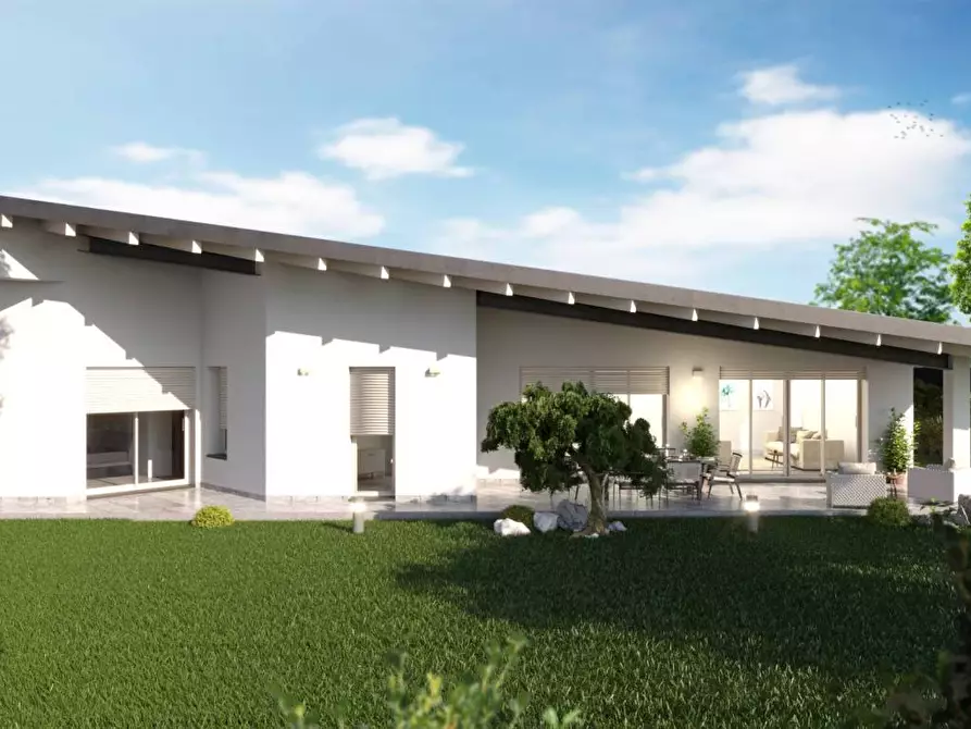 terreno edificabile in vendita a Luni