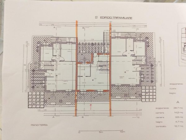 casa indipendente in vendita a Luni in zona Dogana