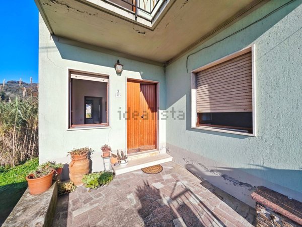 casa indipendente in vendita a Luni in zona Casano