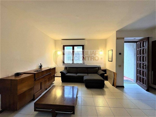 casa indipendente in vendita a Luni in zona Dogana