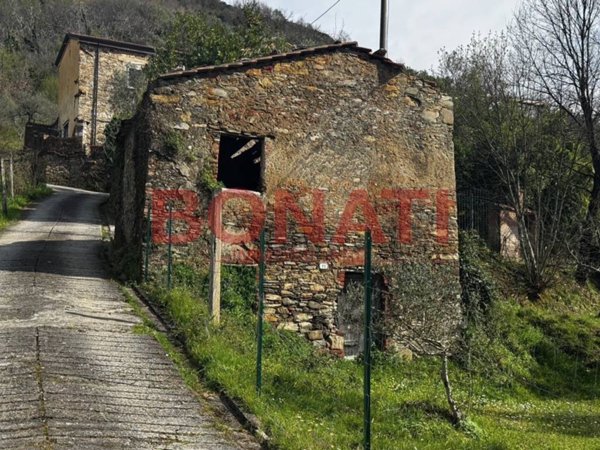 casale in vendita a Luni in zona Dogana