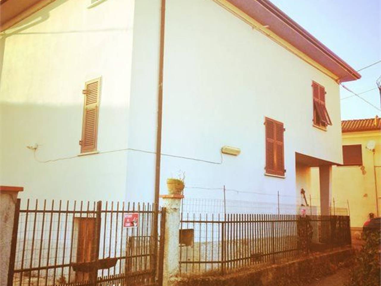 casa indipendente in vendita a Luni in zona Casano