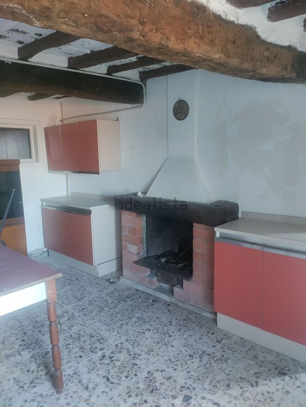 casa indipendente in vendita a Luni