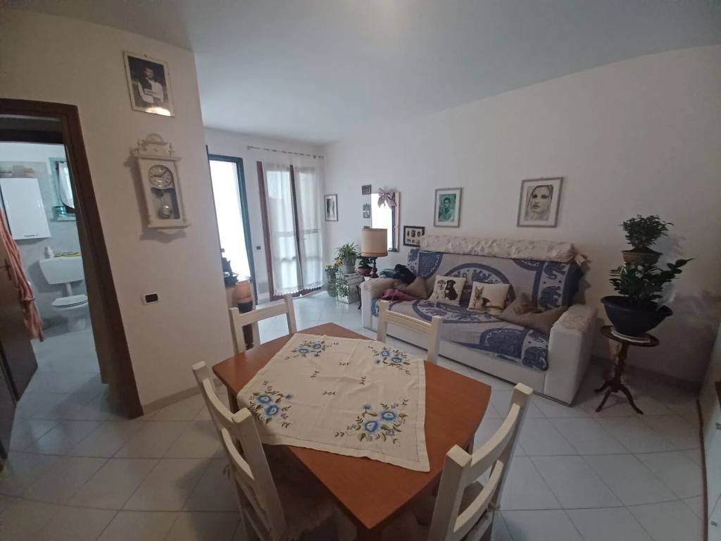 casa indipendente in vendita a Luni