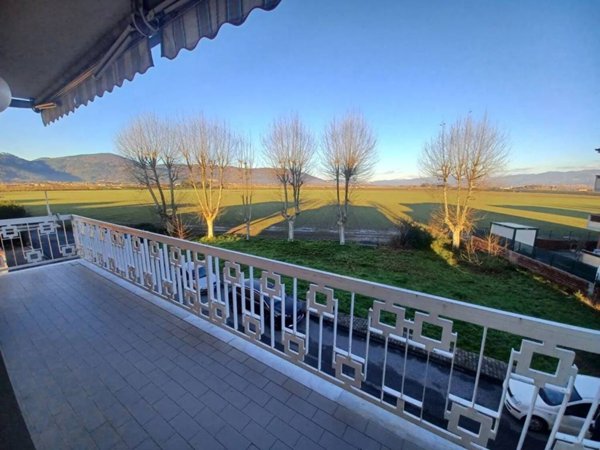 appartamento in vendita a Luni