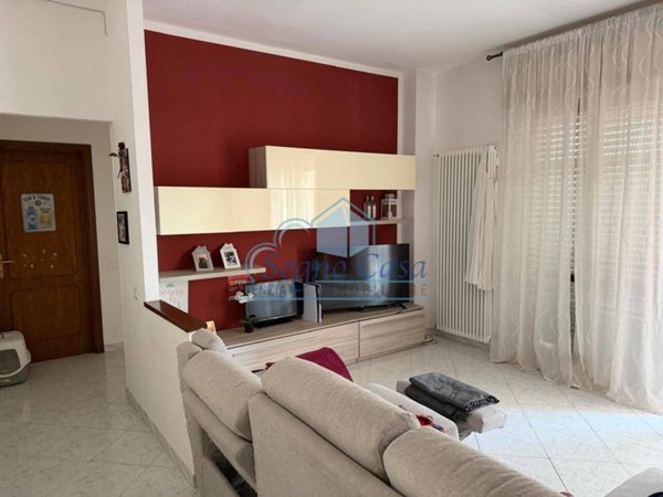 appartamento in vendita a Luni in zona Serravalle