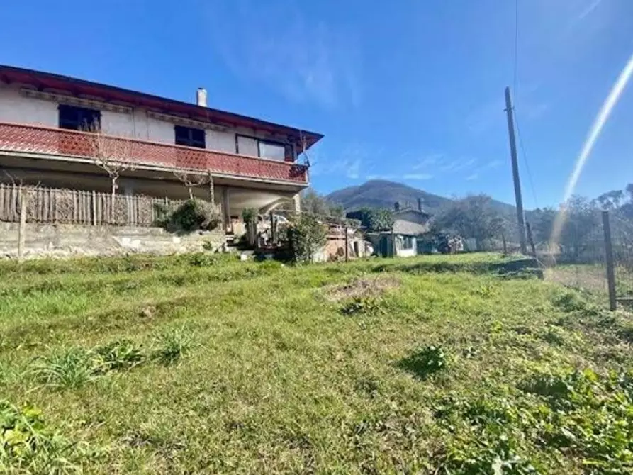 casa indipendente in vendita a Luni