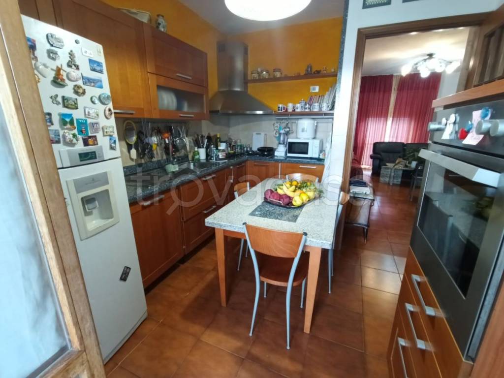 appartamento in vendita a Luni in zona Isola