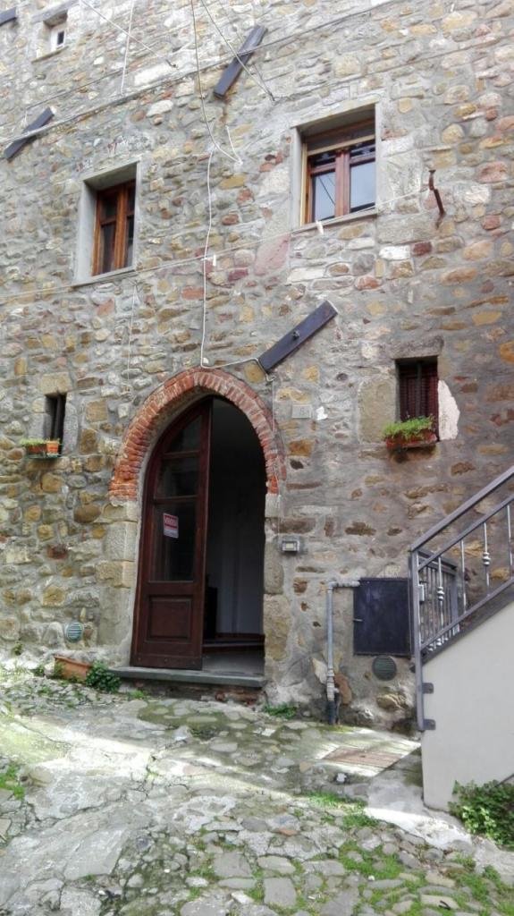 appartamento in vendita a Luni in zona Nicola