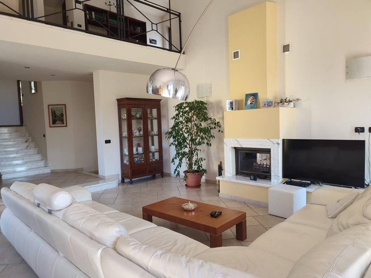 casa indipendente in vendita a Luni in zona Casano